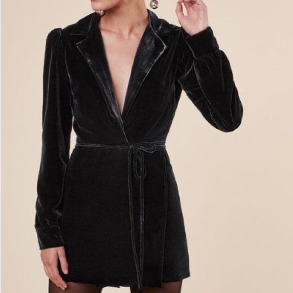 Reformation Lindey NAVY - Picture 2 of 5